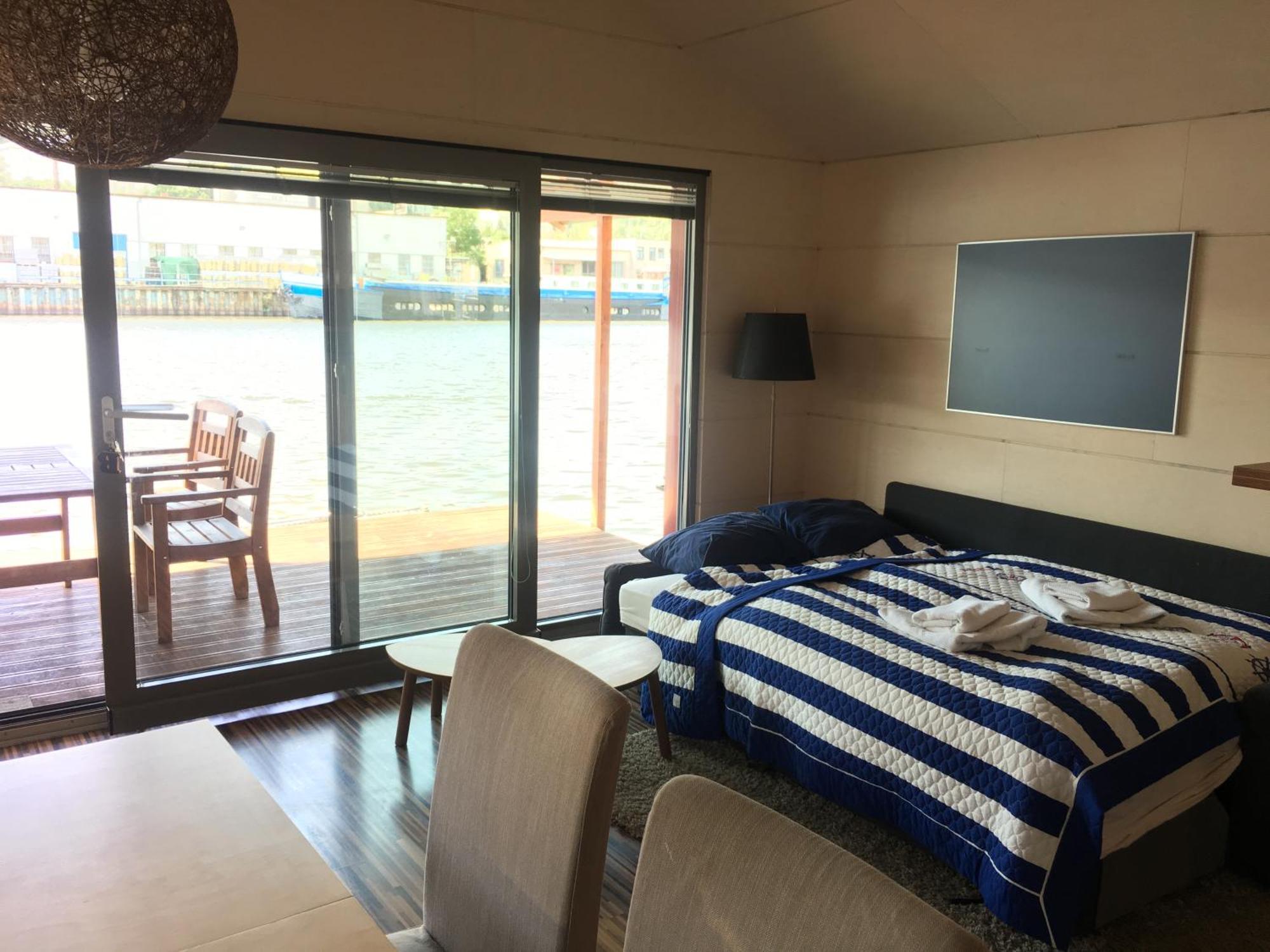 מלון פראג Houseboat Benjamin - Houseboats Benjamin & Franklin מראה חיצוני תמונה